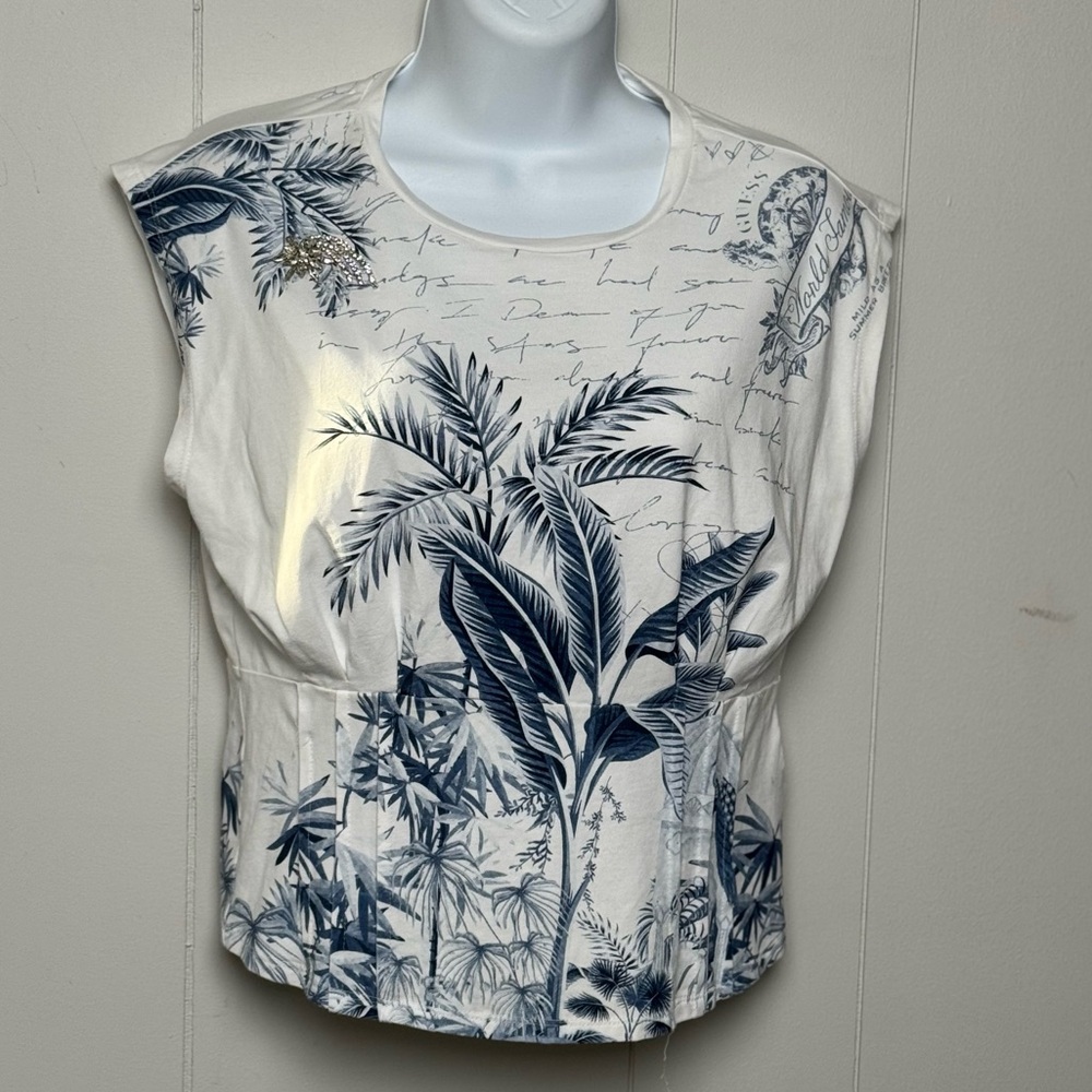 Guess Women’s Cotton Blend White Top with Blue Accent/Silver Sewn In Pin Size M
